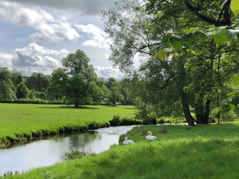 Bakewell Walk via Ashford-in-the-Water (6 miles) near Bakewell in the Derbyshire Peak District