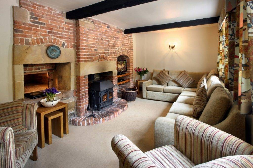 Hopton Hall Holiday Cottages 7