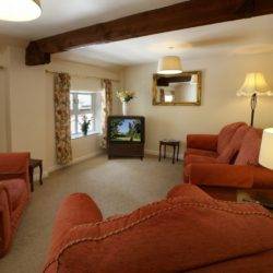 Hopton Hall Holiday Cottages 12