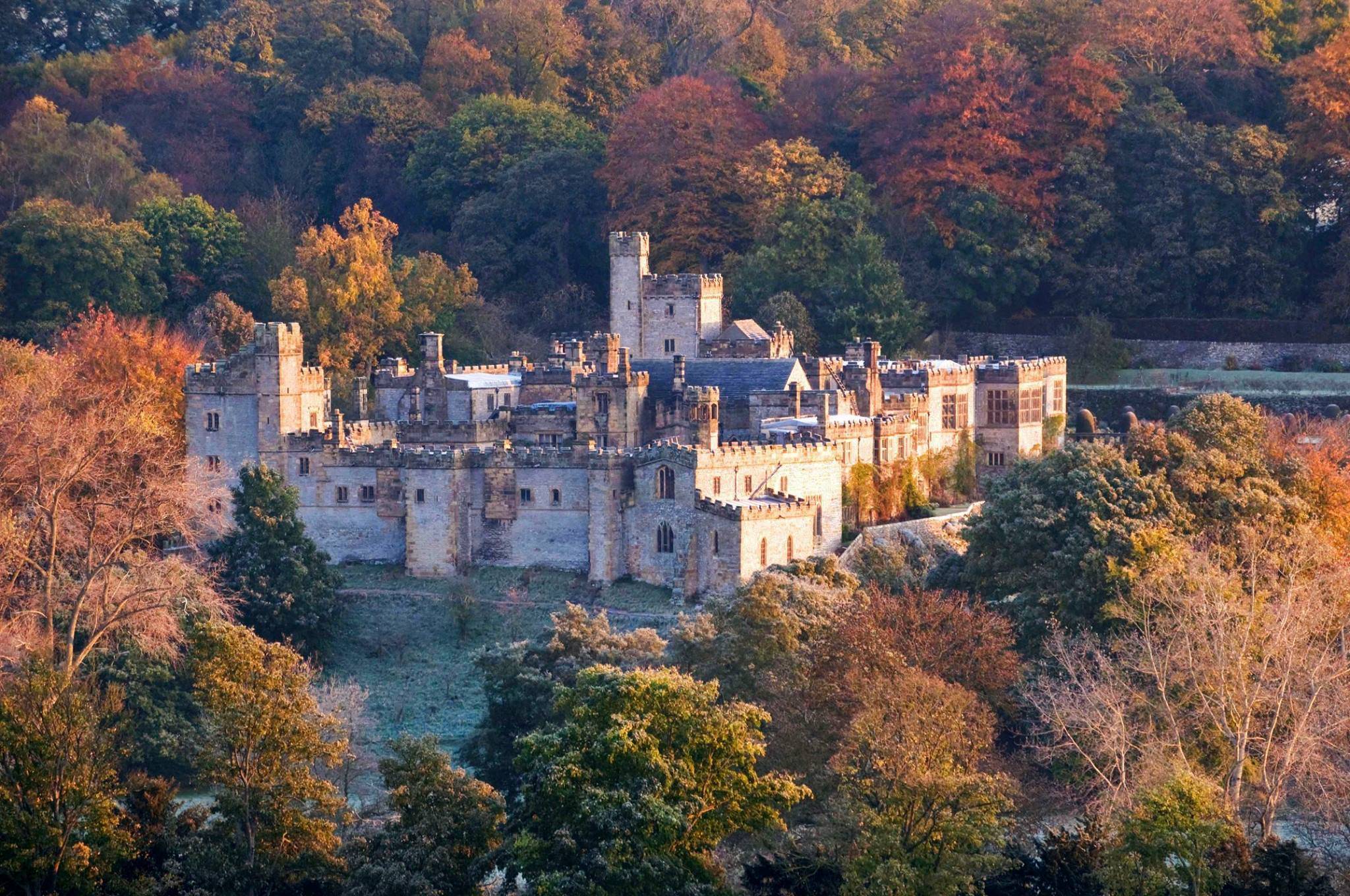 Haddon Hall Beautiful Country House In The Peak District