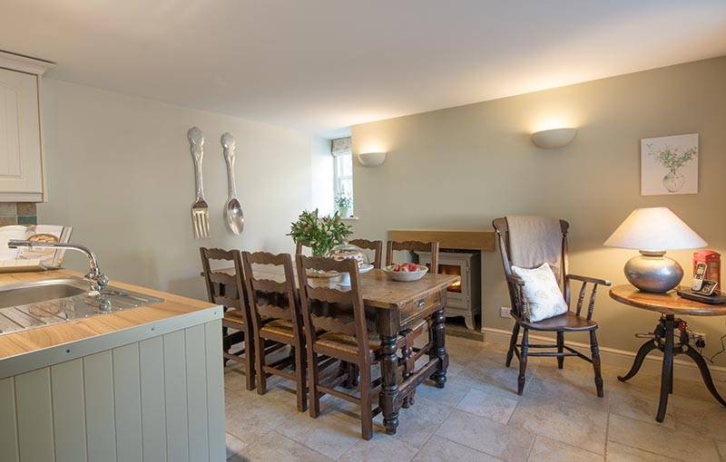 Beautiful Peak District Holiday Cottages : Duck Cottage, Milldale