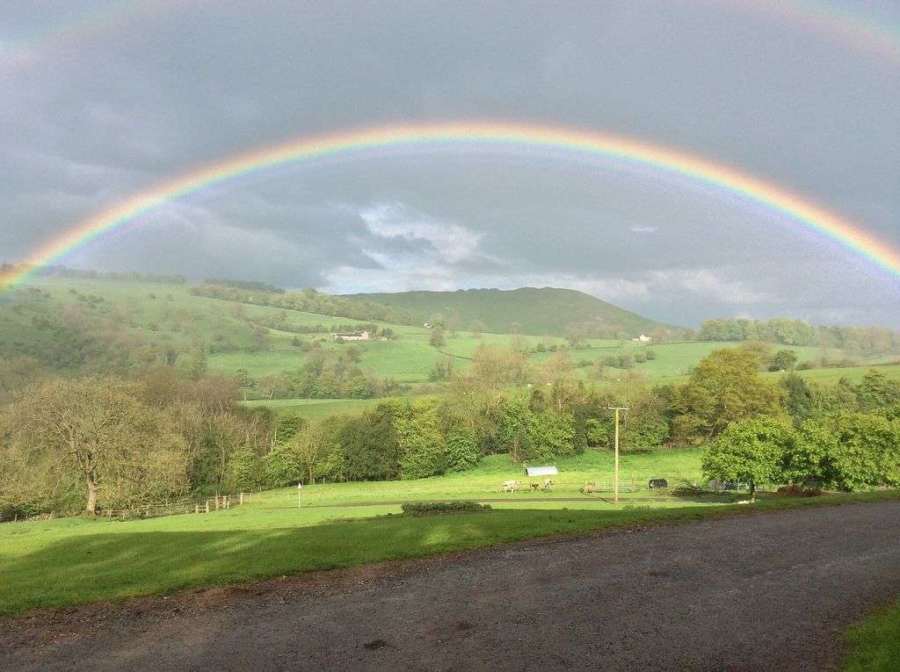 Beautiful Peak District Cottages : The Orchards at Ilam