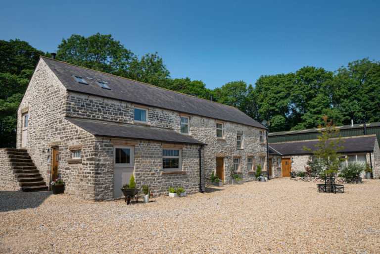 Manor House Farm Cottages in Ashford-in-the-Water, Peak District