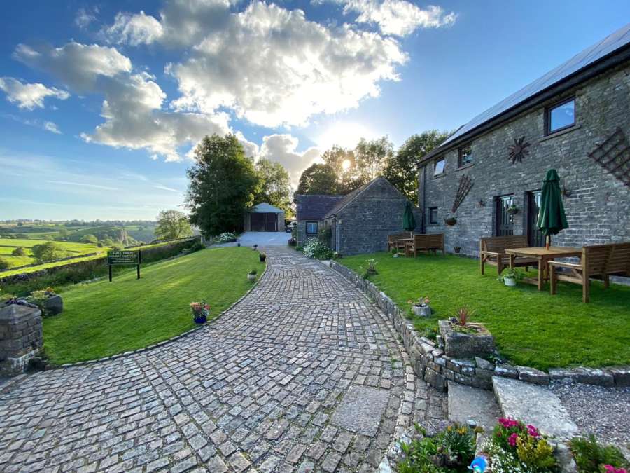 Hall Farm Holiday Cottages, Wetton 3