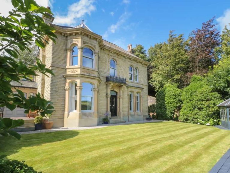Ash Villa in Tintwistle, Peak District