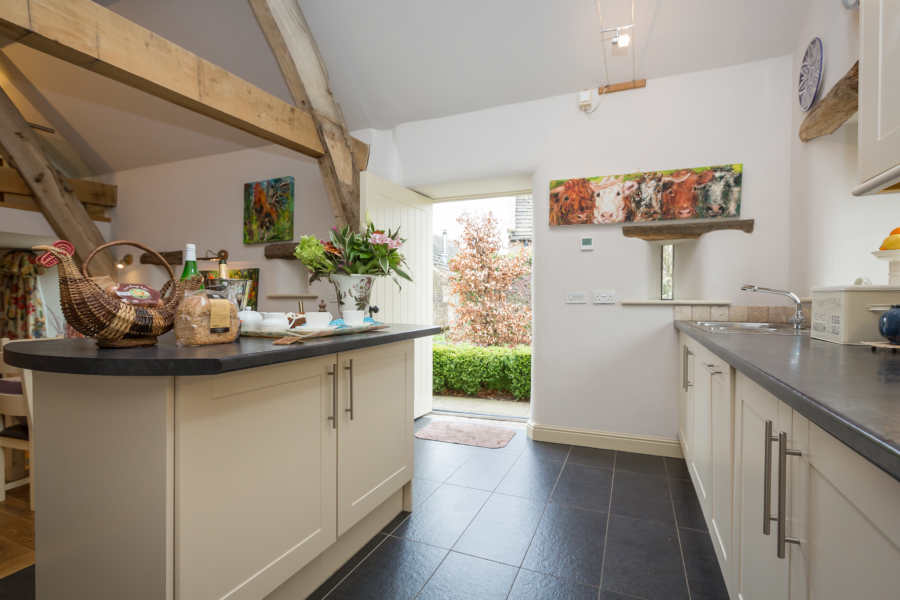 Cruck Barn Cottage 3