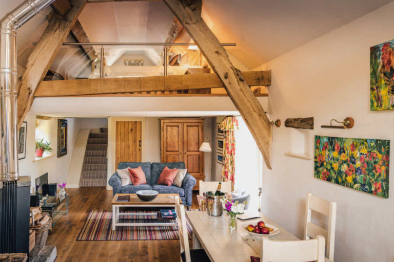 Cruck Barn Cottage in Baslow, Peak District