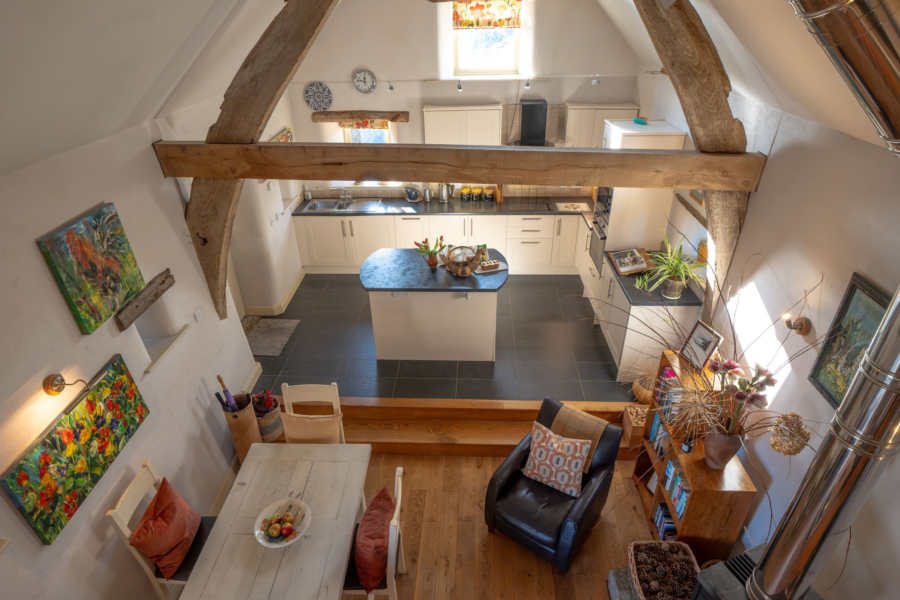 Cruck Barn Cottage 1